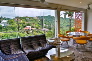 Villa, plusieurs chambres, vue sur l’océan | Aire de séjour | Téléviseur connecté, Netflix