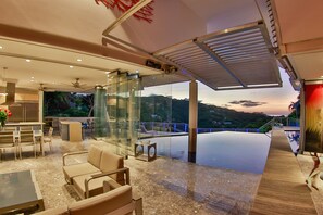 2 outdoor pools - The Malinche Palace (Sardinal)