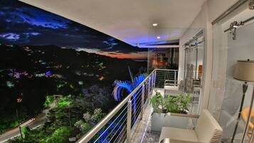 Vila, beberapa kamar, pemandangan samudra | Balkon