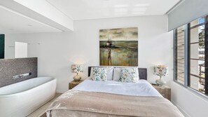 4 bedrooms, internet, bed sheets