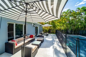 Pool - Grey Manor – Spacious 3BR/2BA Hallandale Home, Heated Pool & Smart Amenities (Hallandale Beach)