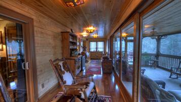 Kabin, Beberapa Tempat Tidur, Bebas Asap Rokok | Area keluarga | TV layar datar