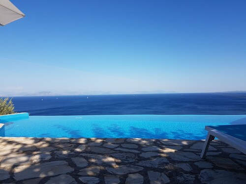 Prestige Villas | EAST COAST | Villa with Infinity Pool & Stunning View