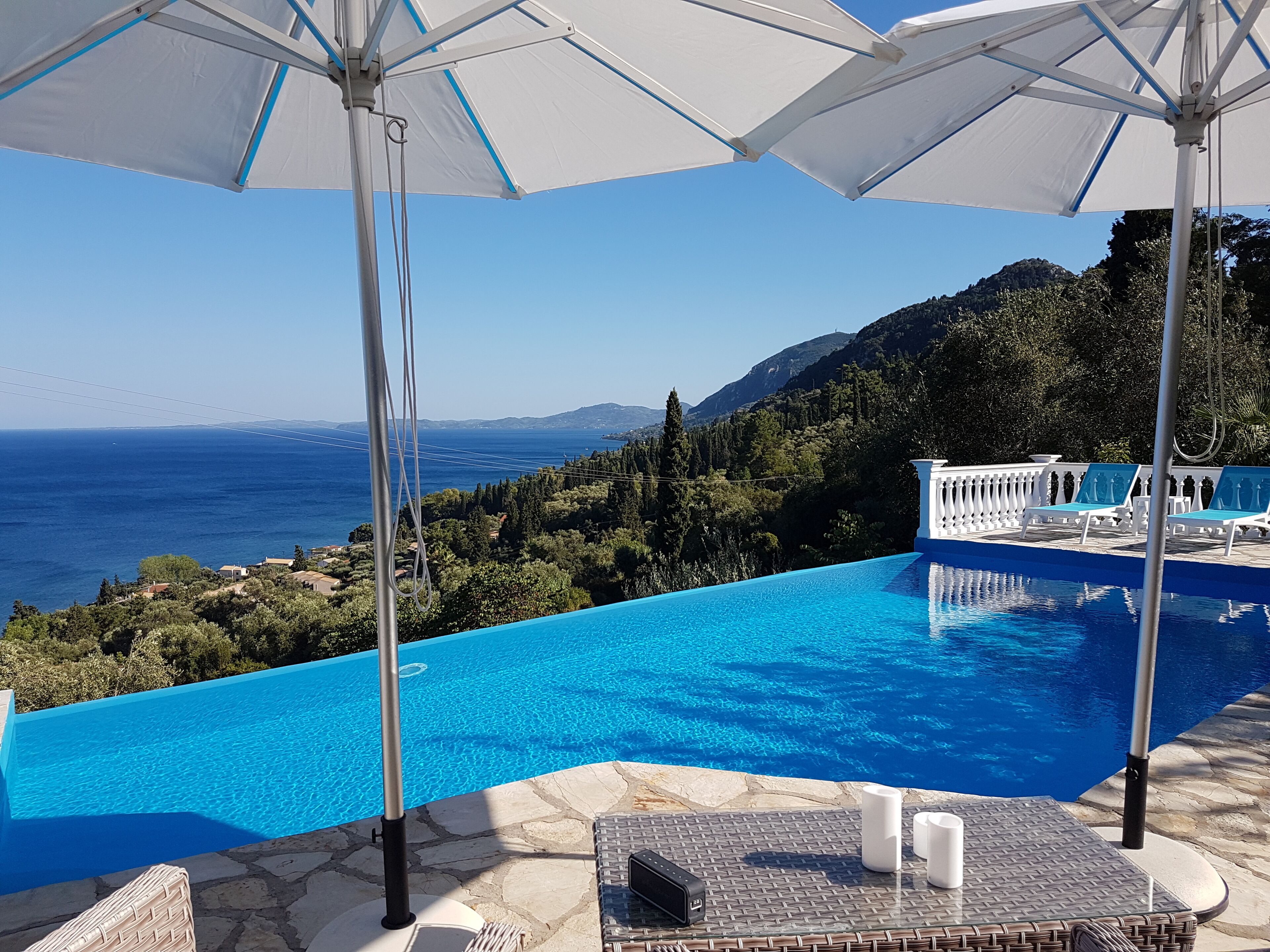 Outdoor pool, an infinity pool