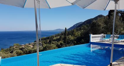 Villas Prestige | CĂTE EST | Villa avec piscine Ă dĂ©bordement et vue imprenable