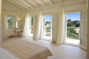 4 chambres, fer et planche Ă repasser, Wi-Fi, draps fournis