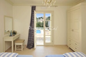 4 chambres, fer et planche à repasser, Wi-Fi, draps fournis