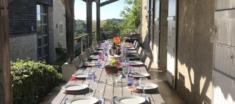 Boutique farmhouse sleeps 20 indoor pool and outdoor pool, jacuzzi, tennis, AC