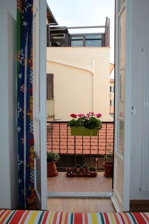 Double Room (60s) | Balcony - Zip b&b in Florence (Florence)