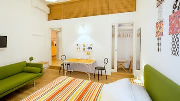 Triple Room (80s) | Down duvets, minibar, individually decorated, individually furnished