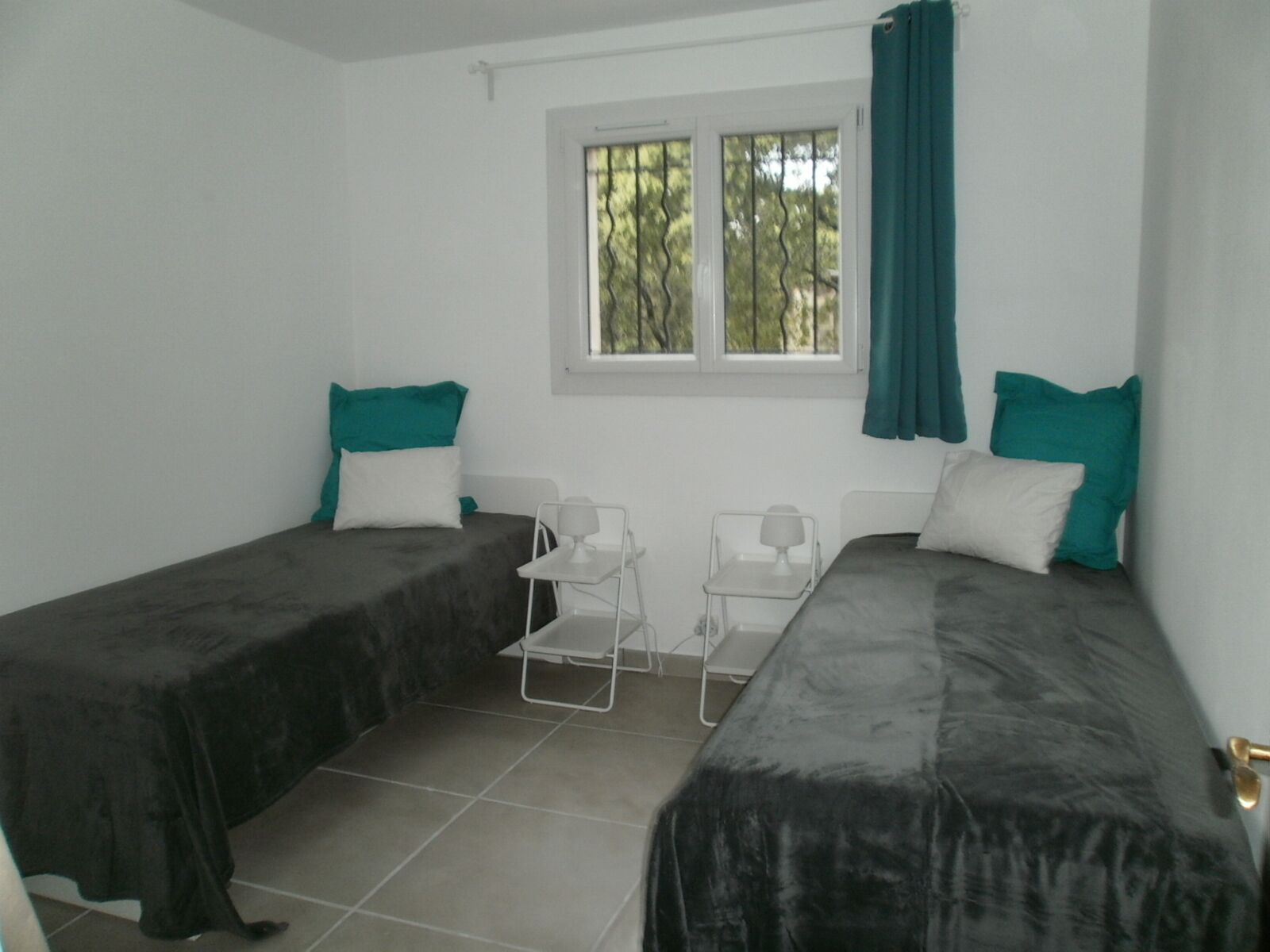 3 chambres, fer et planche à repasser, Wi-Fi gratuit, draps fournis