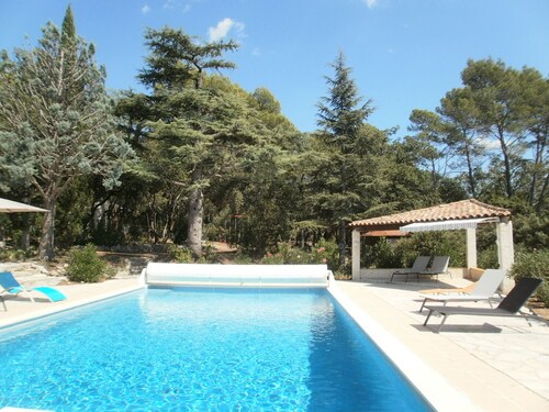 Air cond. panoramic view, 12x6 swimming pool, diving board, on 2 hectares, quiet