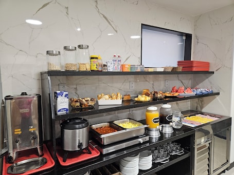 Free daily buffet breakfast