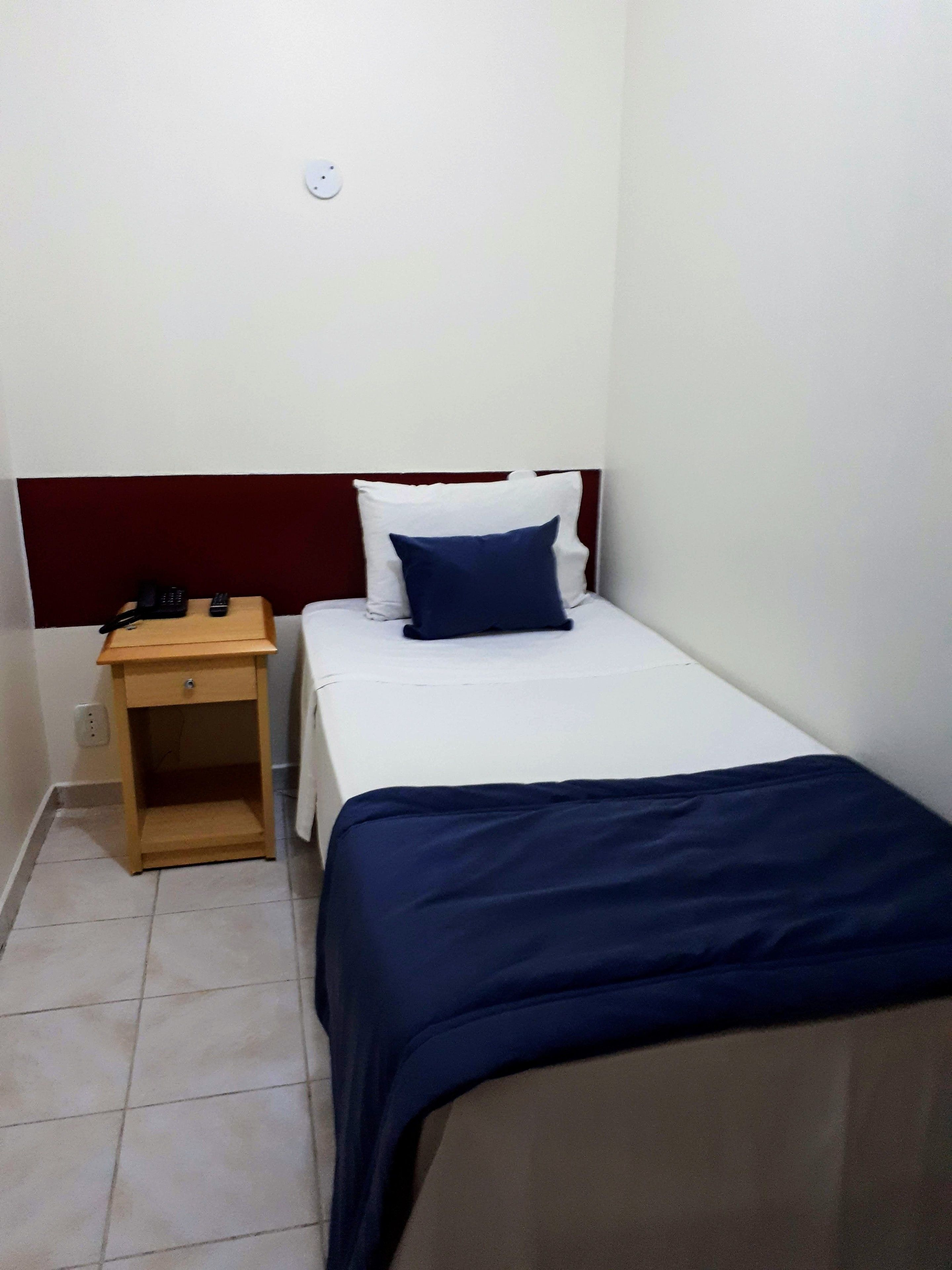single room, 1 double bed, non smoking | minibar, blackout curtains, iron/ironing board, free wifi
