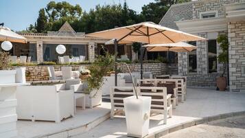 Villa, mit Bad (Luxury Villa Hera) | Restaurant