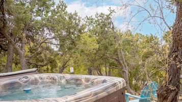 Tina de hidromasaje al aire libre