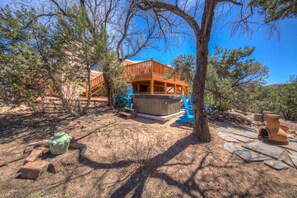 Property grounds - Mountain Retreat with Stunning Views and Hot Tub (Santa Fe)