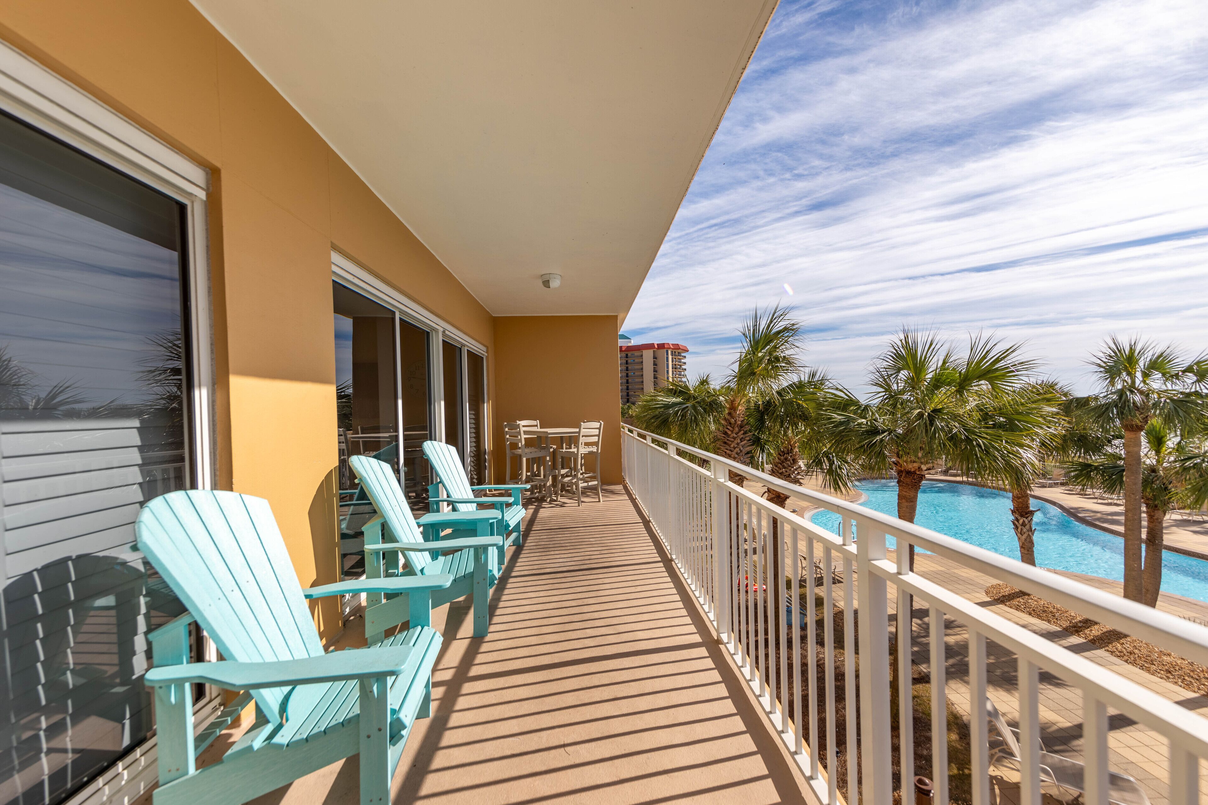 Sterling Beach 3BR 2BA 2nd floor beautiful condo! Free Beach Chairs!