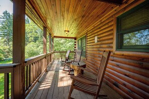 Terrace/patio - Woodsy Retreat w/ Fireplace, Hot Tub & Fire Pit (McHenry)