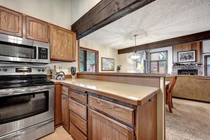 Cookware/dishes/utensils