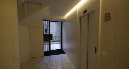 Beautifully furnished luxury two bedroom apartment in Barri Vell, Girona