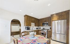 Fridge, microwave, oven, stovetop - Historic Charm Meets Modern Elegance (Santa Fe)