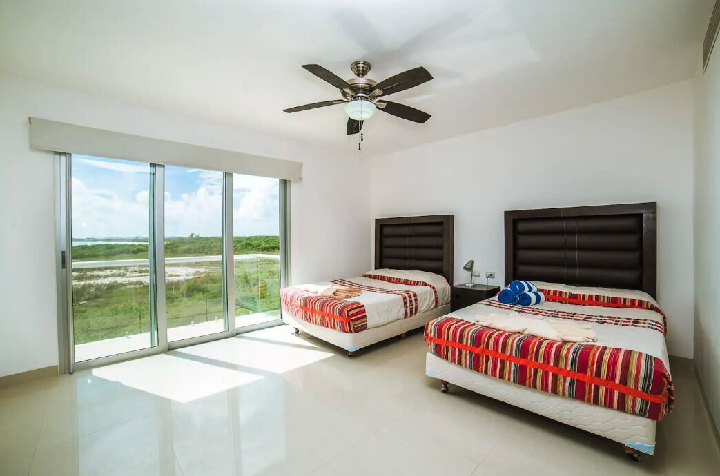 2 bedrooms, desk, iron/ironing board, WiFi