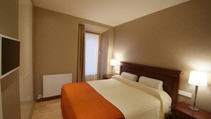 1 bedroom, iron/ironing board, Internet, bed sheets