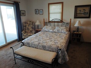 Room - Oceanfront 6BR, 5BA Corolla retreat with beach access, hot tub, and pool. WH-39 (Corolla)