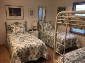 6 habitaciones, tabla de planchar con plancha y wifi gratis 
