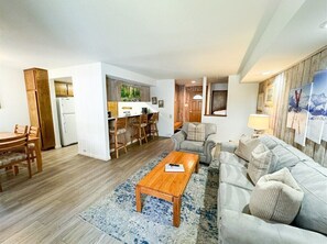 Televisión y chimenea 