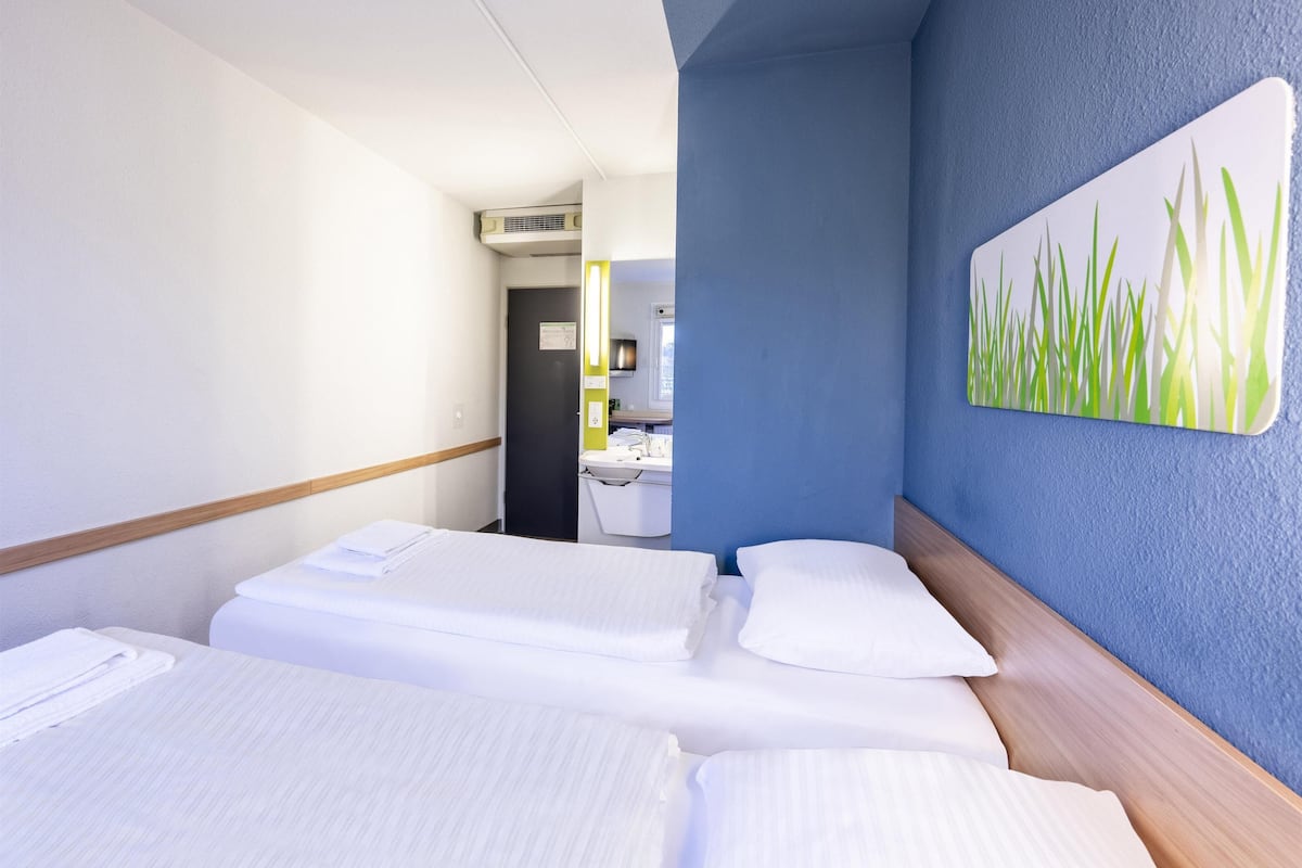 Twin kamer | 1 slaapkamer, een bureau, verduisterende gordijnen, geluiddichte muren