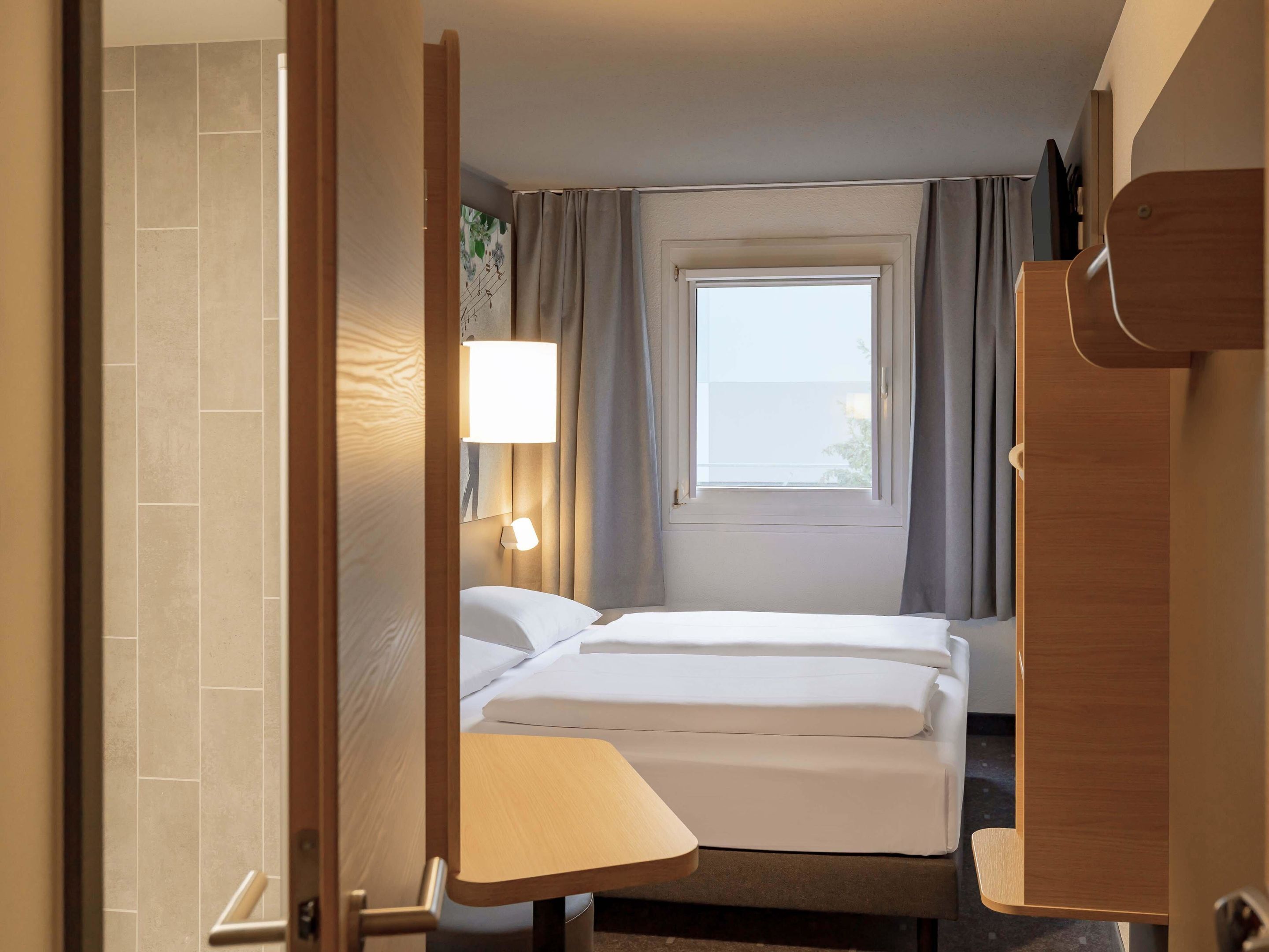 Double Room | Desk, blackout drapes, soundproofing, free WiFi