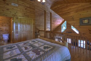 Cabin, Multiple Beds, Non Smoking | 3 bedrooms, iron/ironing board, free WiFi, bed sheets