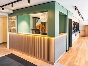 Lobby - B&B HOTEL Hannover-Laatzen (Laatzen)