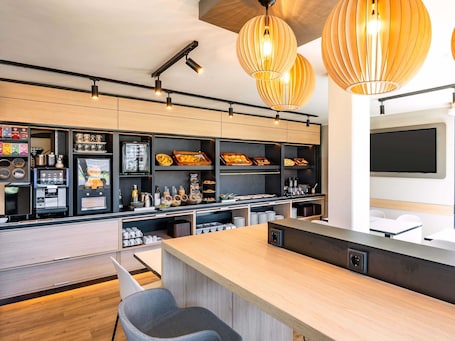 Restauración. B&B HOTEL Hannover-Laatzen