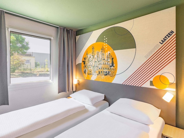 Zweibettzimmer | Schreibtisch, Verdunkelungsvorhänge, schallisolierte Zimmer
