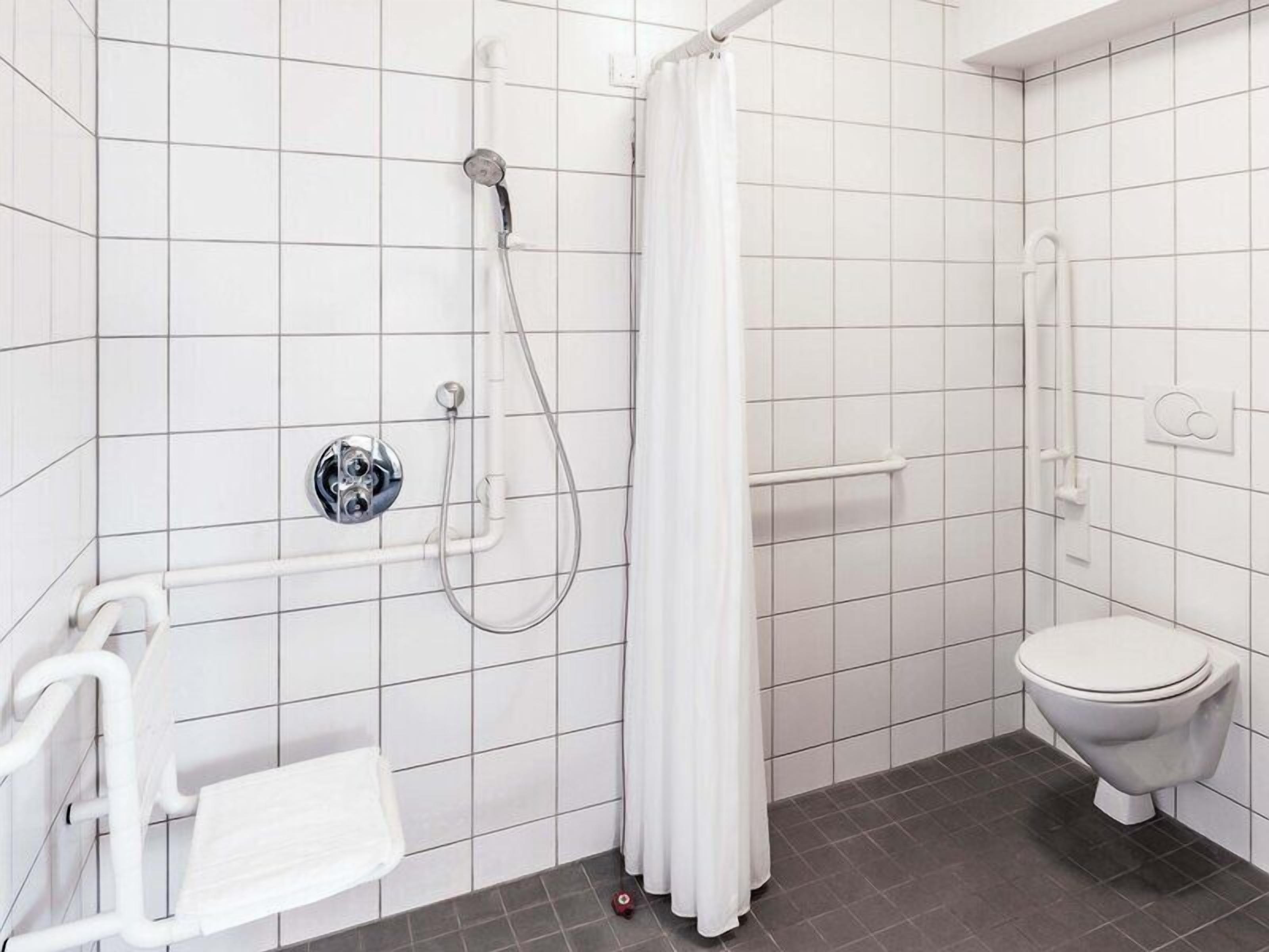 Shower, towels, soap, shampoo