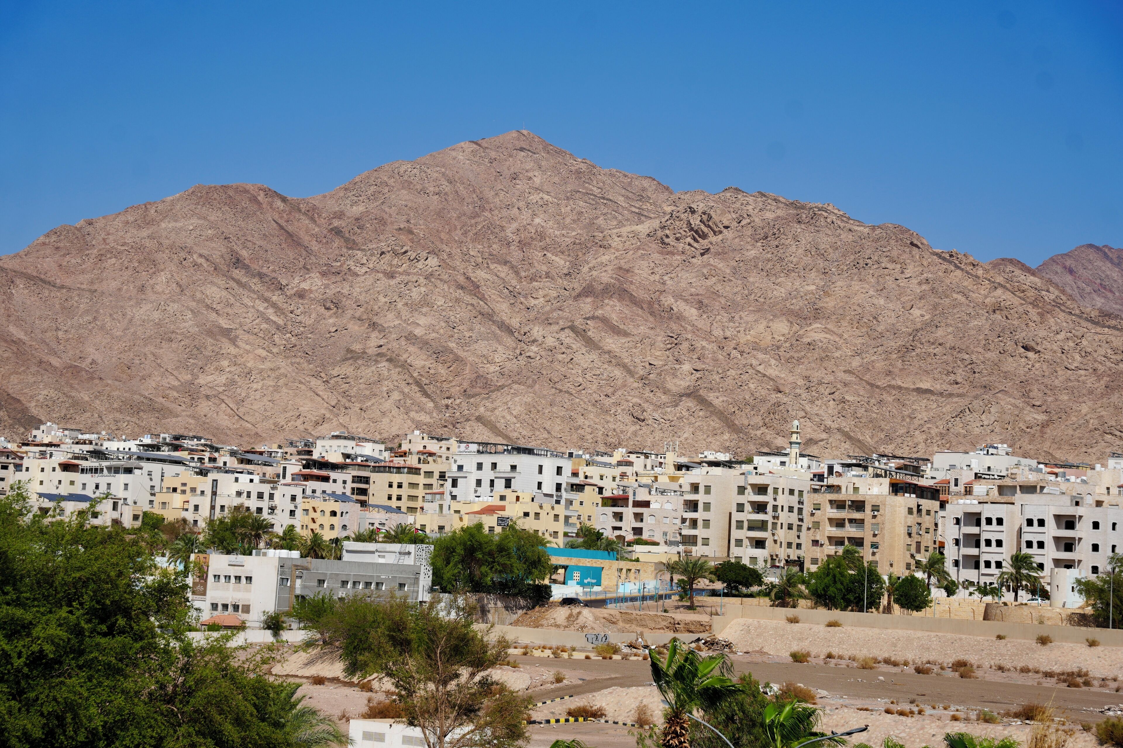honeymoon room, 1 queen bed | mountain view