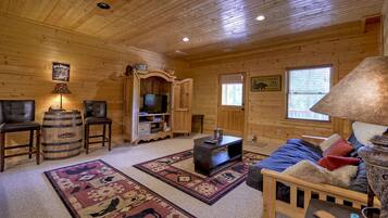 Cabin, Multiple Beds, Non Smoking | Living room | Flat-screen TV