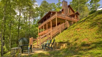 Cabin, Multiple Beds, Non Smoking | Terrace/patio