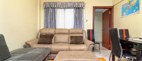 Family Apartment, 1 Bedroom | Living area