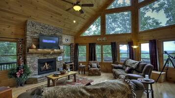 Cabin, Multiple Beds, Non Smoking | Living room | Flat-screen TV
