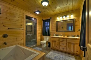 Cabin, Multiple Beds, Non Smoking | Bathroom | Towels - Treasure In The Trees (Blue Ridge)