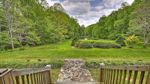 Unclassified image, 3 of 26, button - Shimmering Leaf Farmhouse (Blue Ridge)