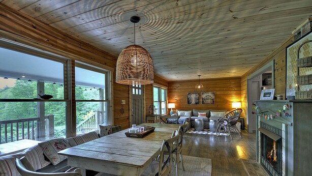 Unclassified image, 1 of 26, button - Shimmering Leaf Farmhouse (Blue Ridge)