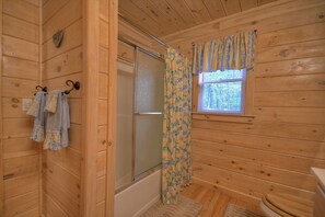 Cabin, Multiple Beds, Non Smoking | Bathroom