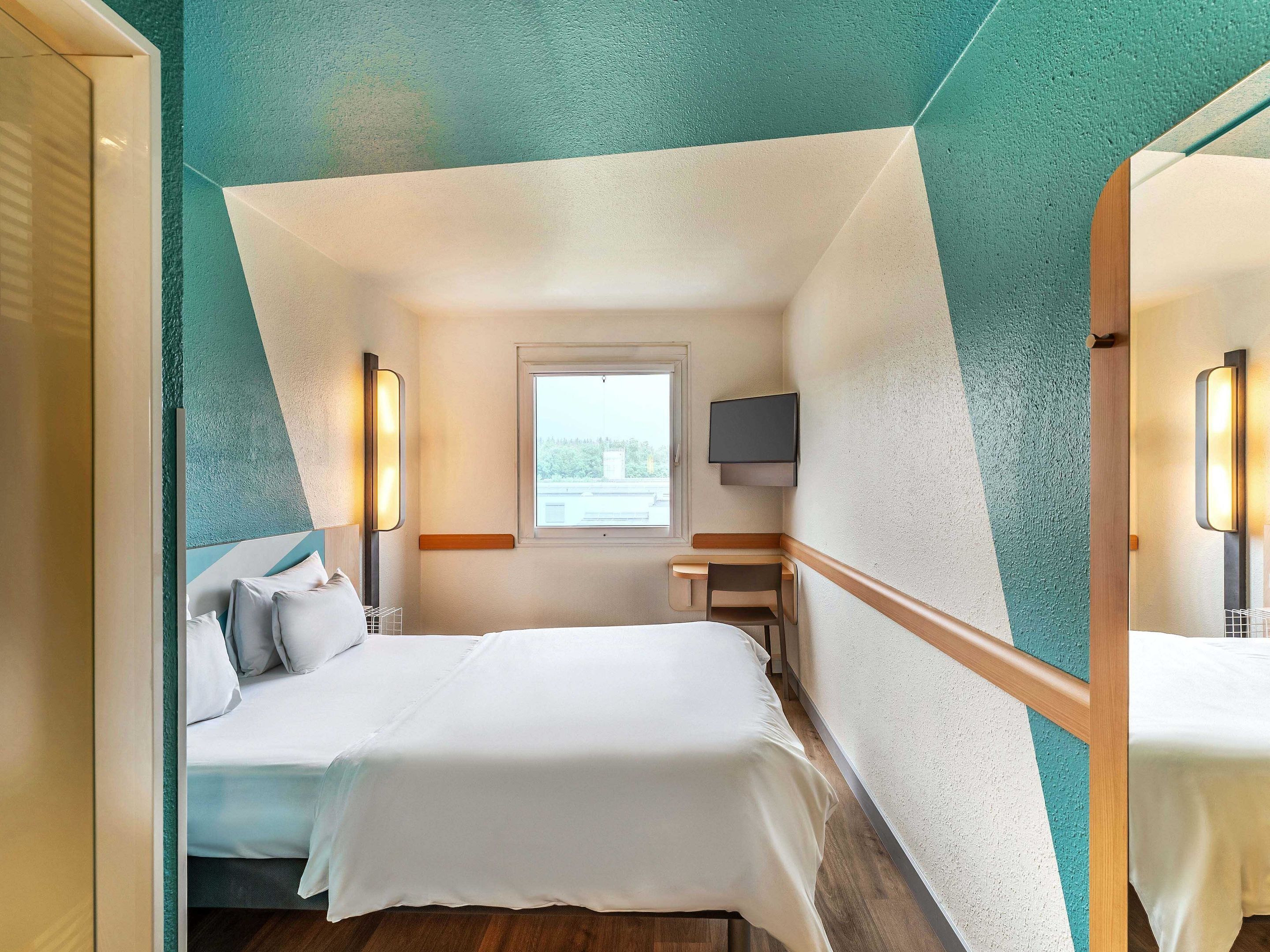 办公桌、遮光窗帘、隔音、免费 WiFi