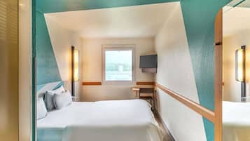 Schreibtisch, Verdunkelungsvorhänge, schallisolierte Zimmer