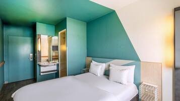 Schreibtisch, Verdunkelungsvorhänge, schallisolierte Zimmer